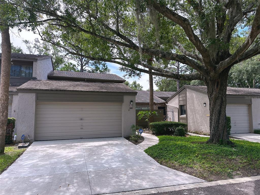 141 CAROLWOOD BLVD