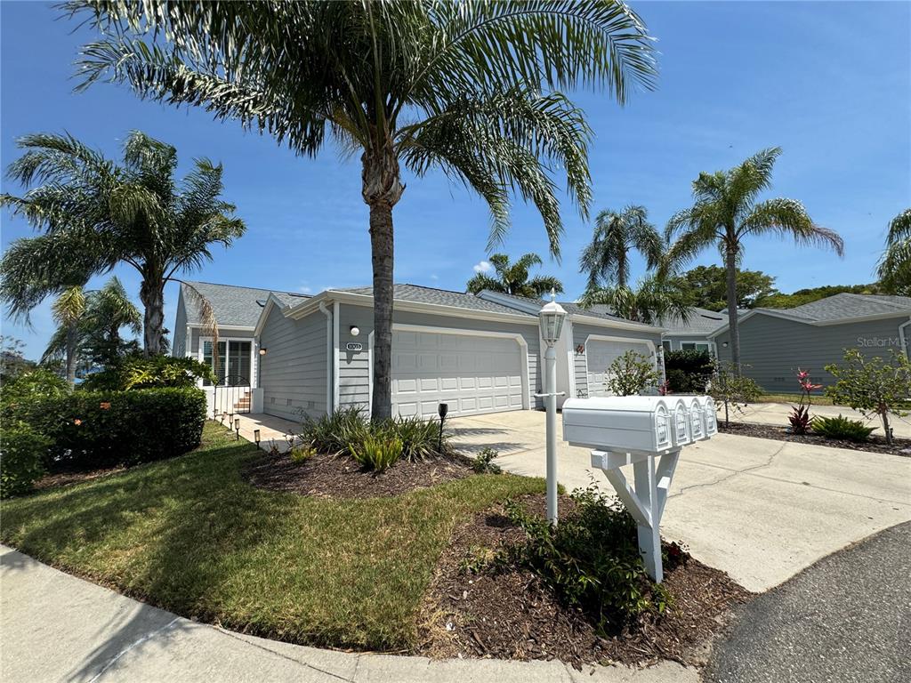 1005 PELICAN COURT