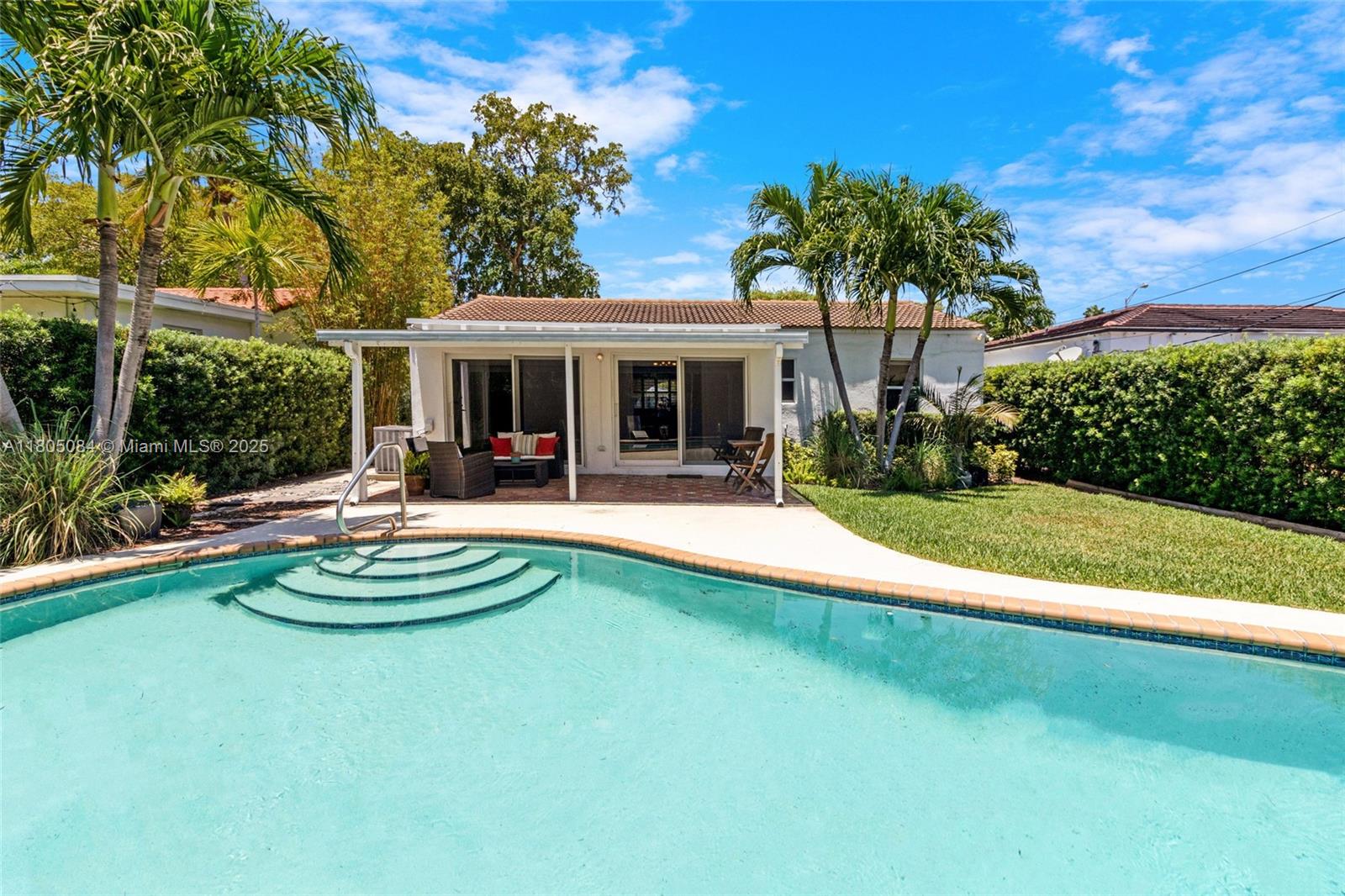 1558 Normandy Dr, Miami Beach FL 33141