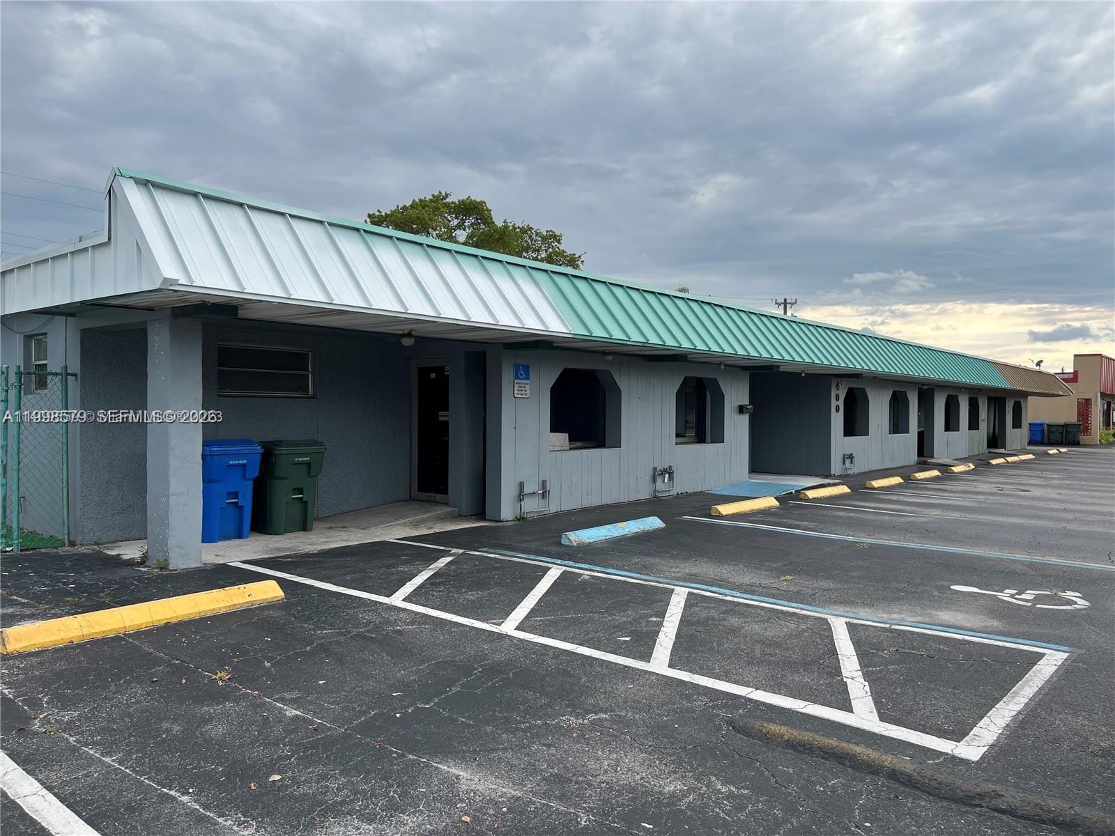 400 NE 44th St, Oakland Park FL 33334