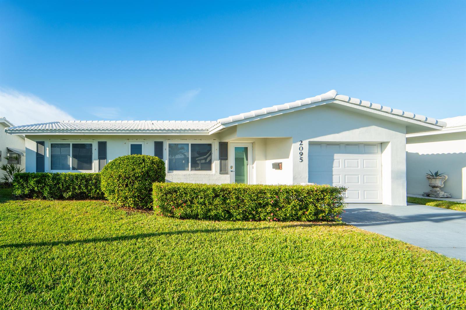 2095 SW 14 Avenue SW, Boynton Beach FL 33426