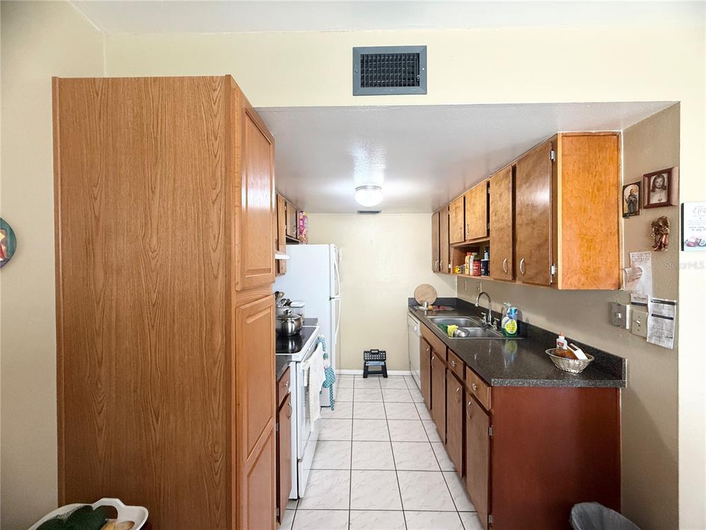 1034 PLANTATION DRIVE UNIT D4, KISSIMMEE, FL — photo 5 of 20