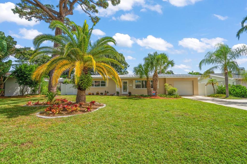 606 PALM AVENUE