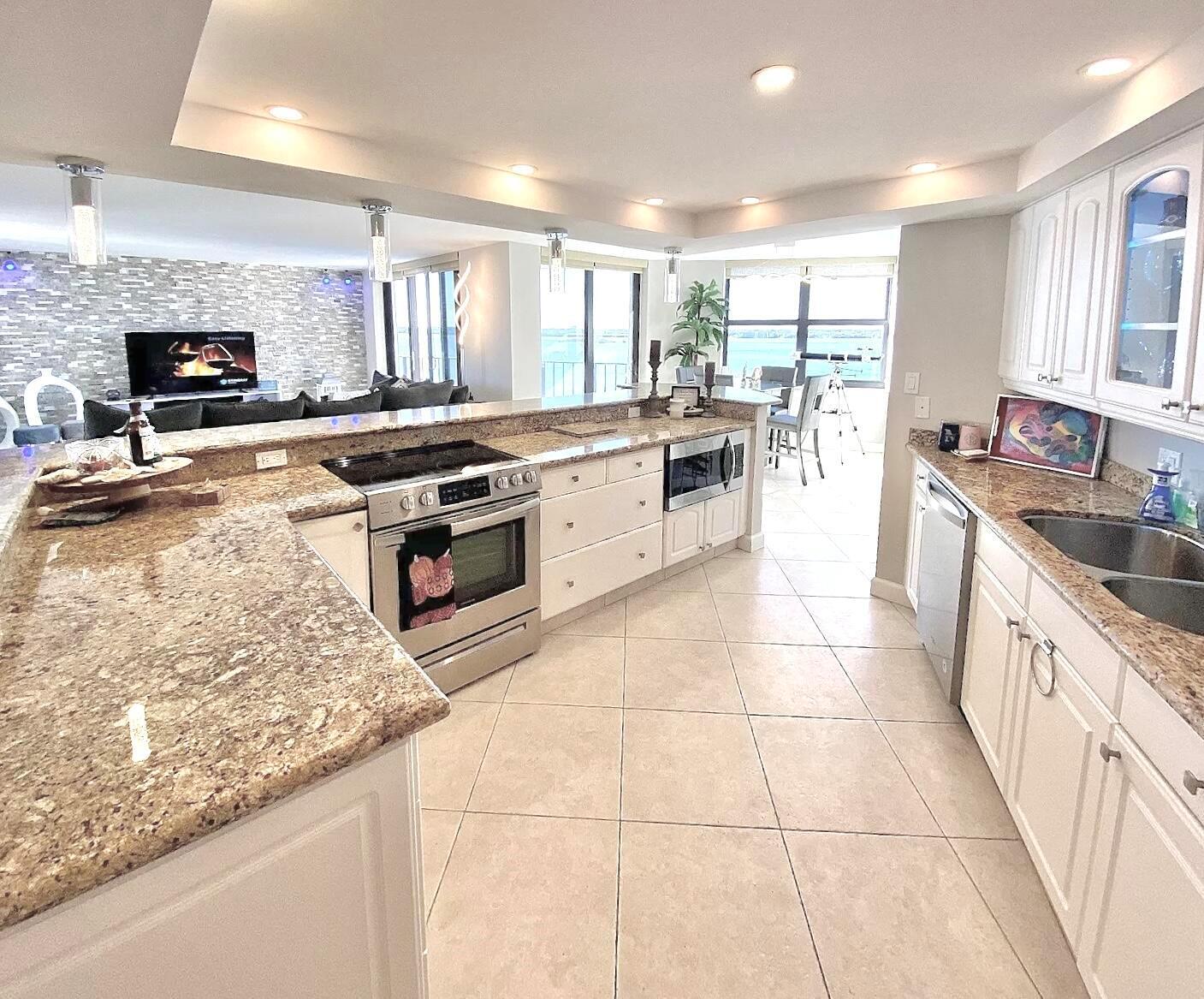 5420 N Ocean Drive # 906, Singer Island FL 33404