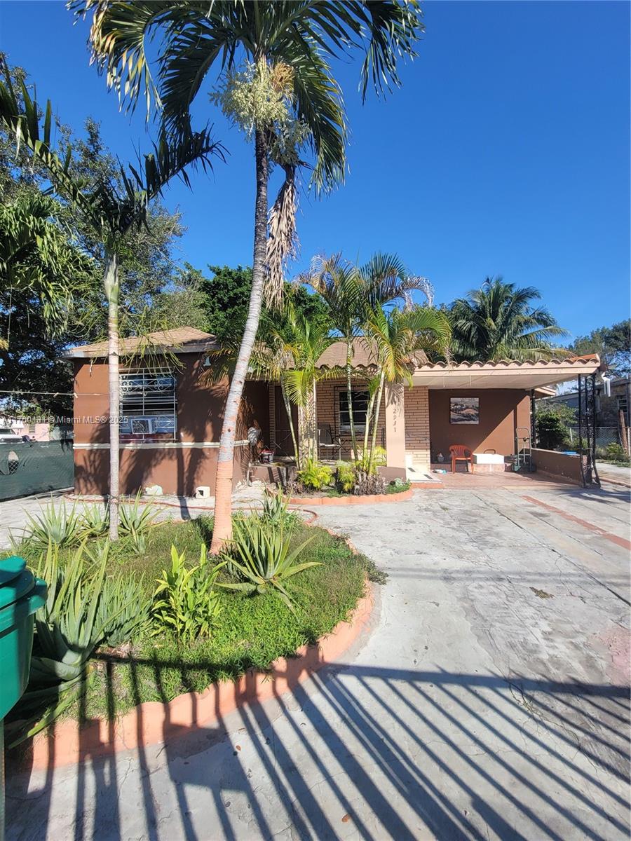 2931 NW 27th St, Miami FL 33142