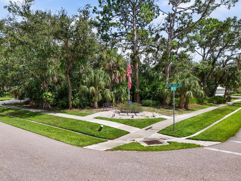 BENT OAK DRIVE, SARASOTA, FL — photo 2 of 9