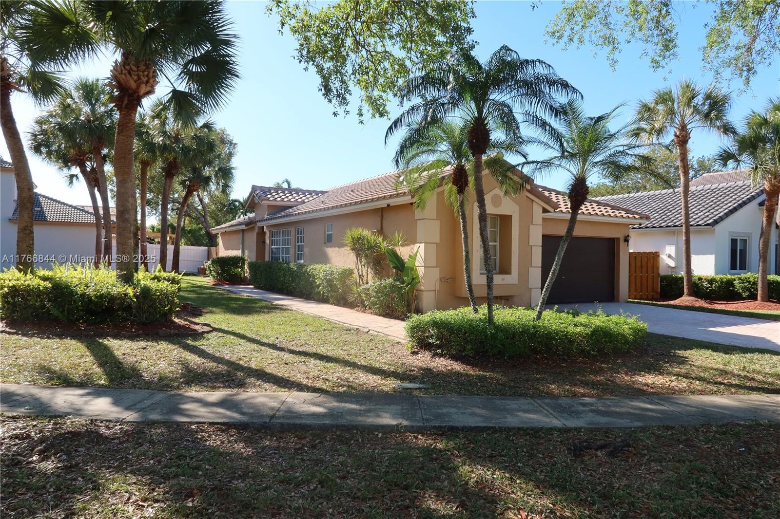 1026 NW 170th Ave, Pembroke Pines FL 33028