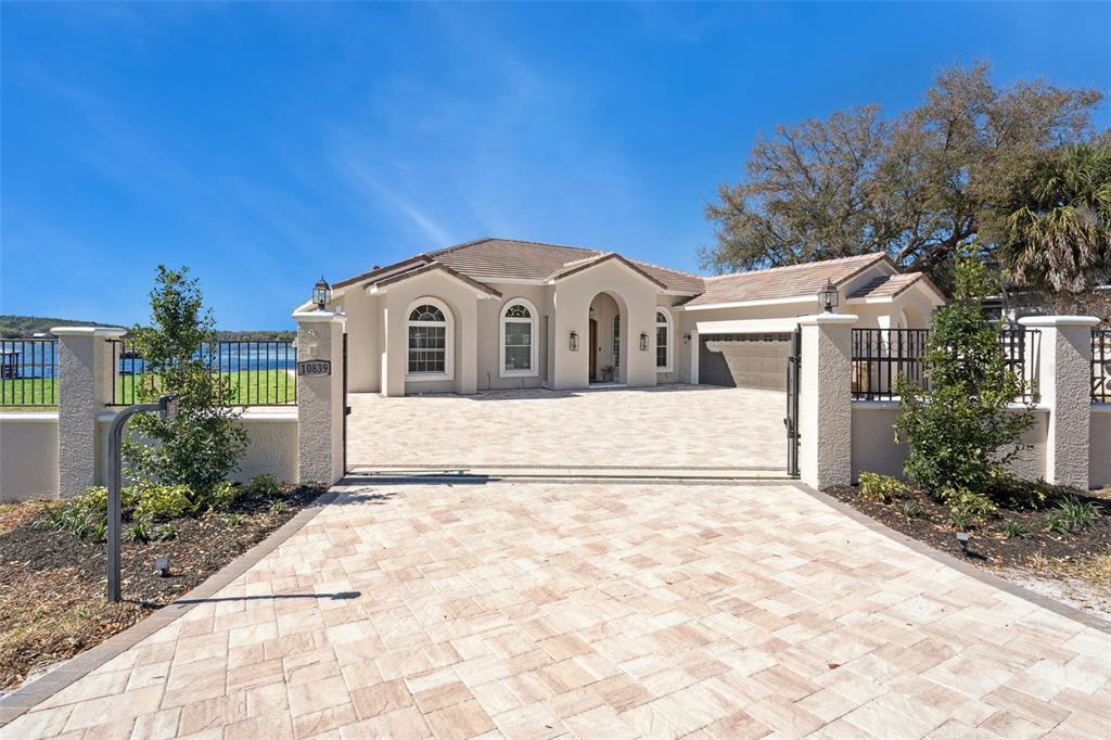 10839 LAKESHORE DRIVE