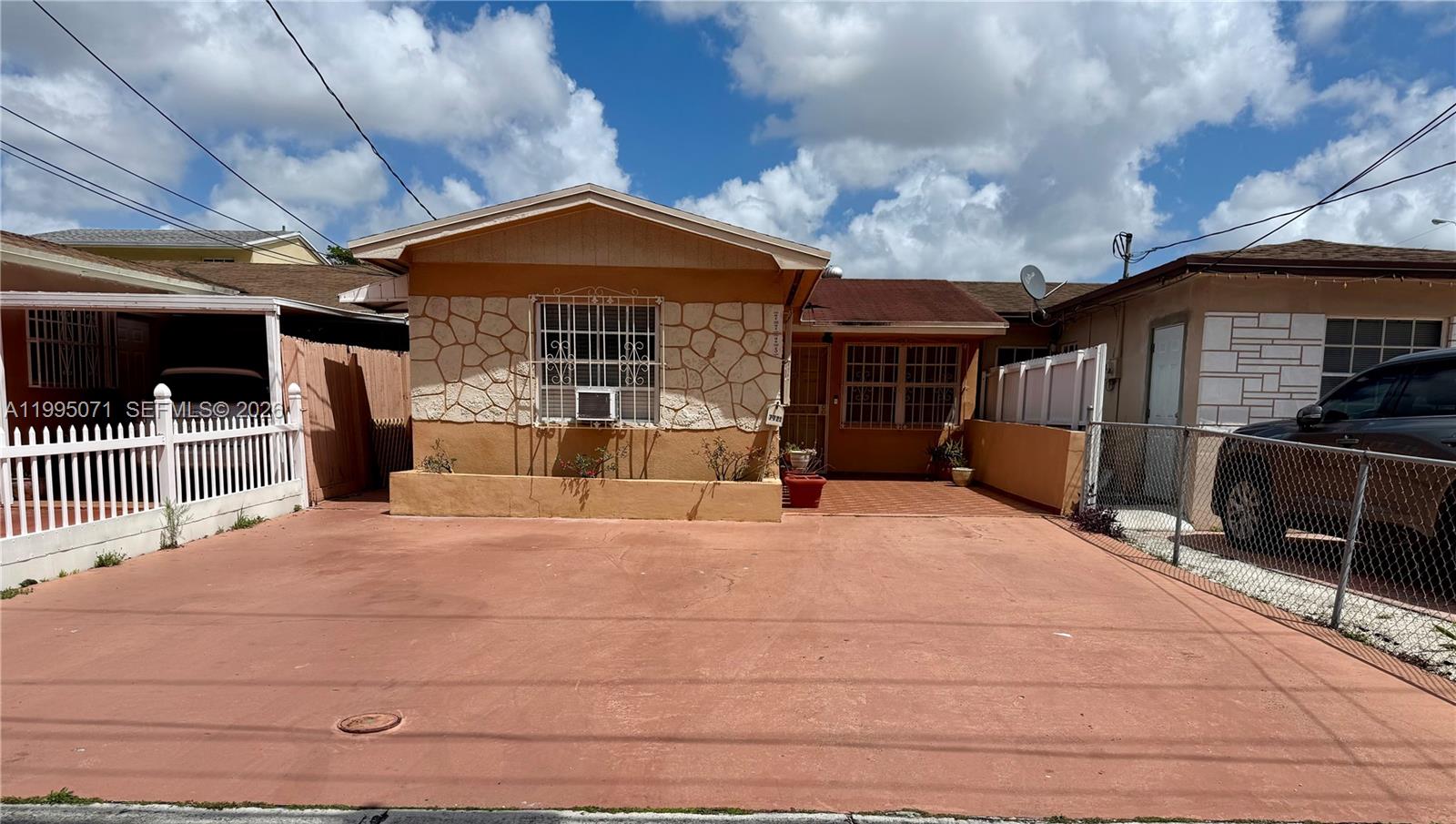 7725 W 10th Ave, Hialeah FL 33014