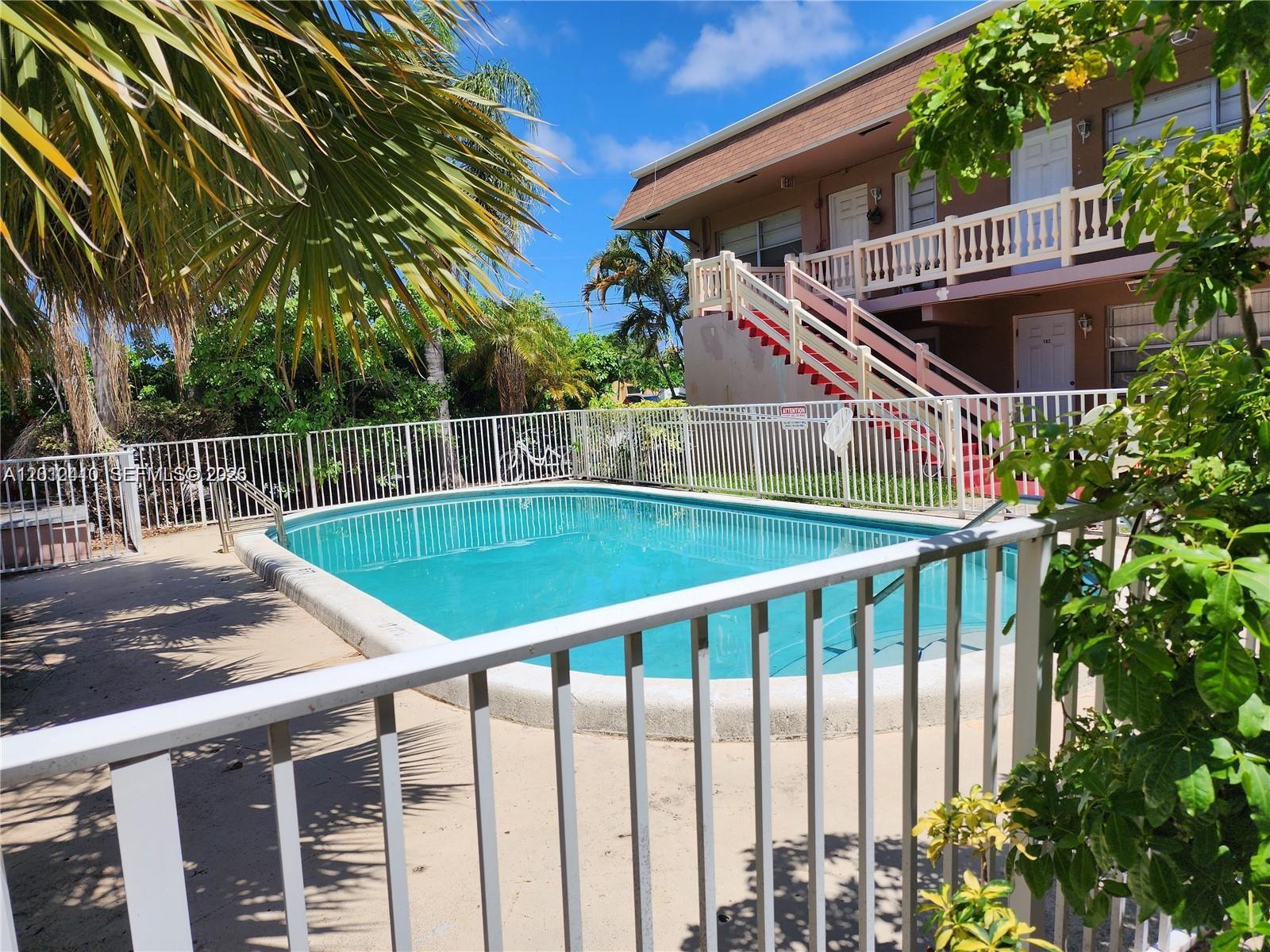 241 SE 9th Ave # 103, Pompano Beach FL 33060