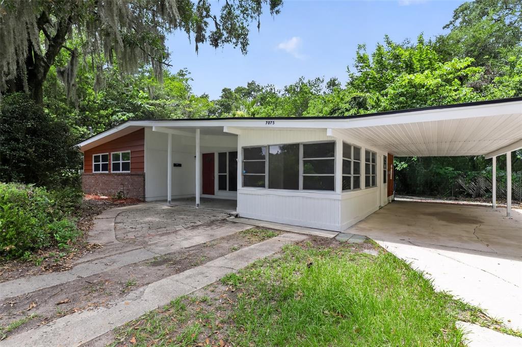 7075 FONTAINEBLEAU CRESCENT