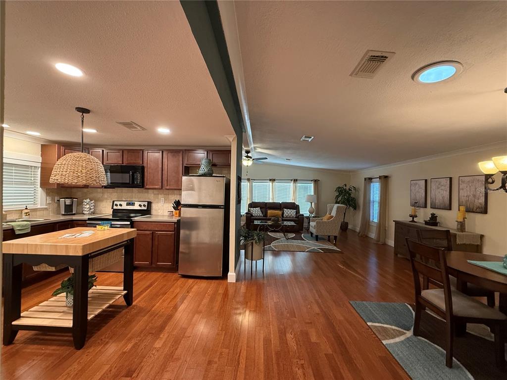 35 SEMINOLE PATH, WILDWOOD, FL — photo 4 of 30