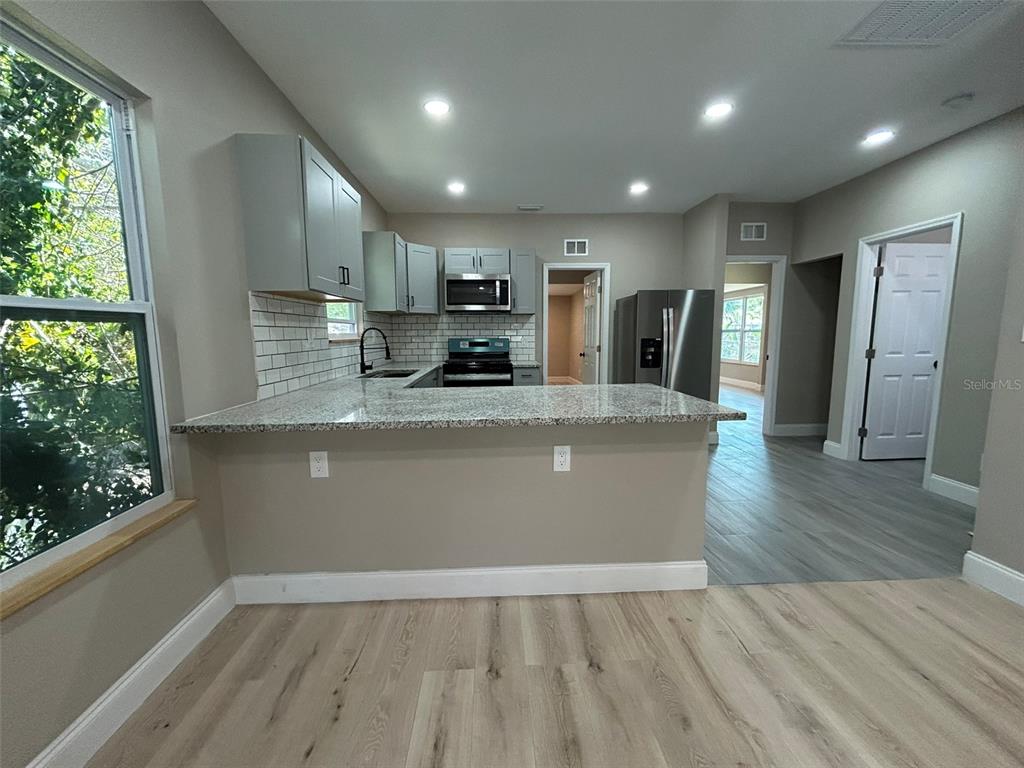 1218 13TH AVENUE S, ST PETERSBURG, FL — photo 4 of 18