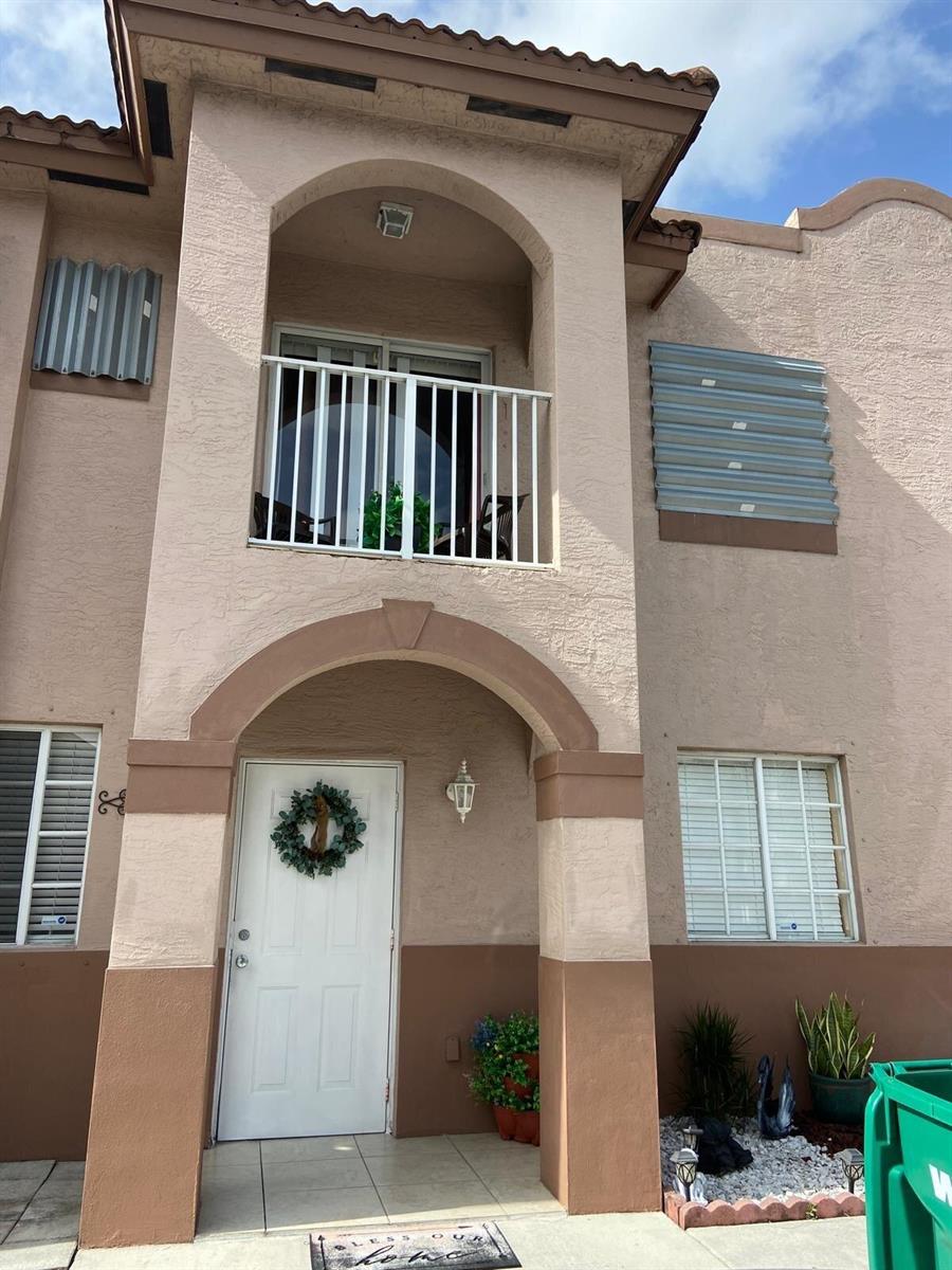 8752 NW 107th Terrace # 8752, Hialeah Gardens FL 33018