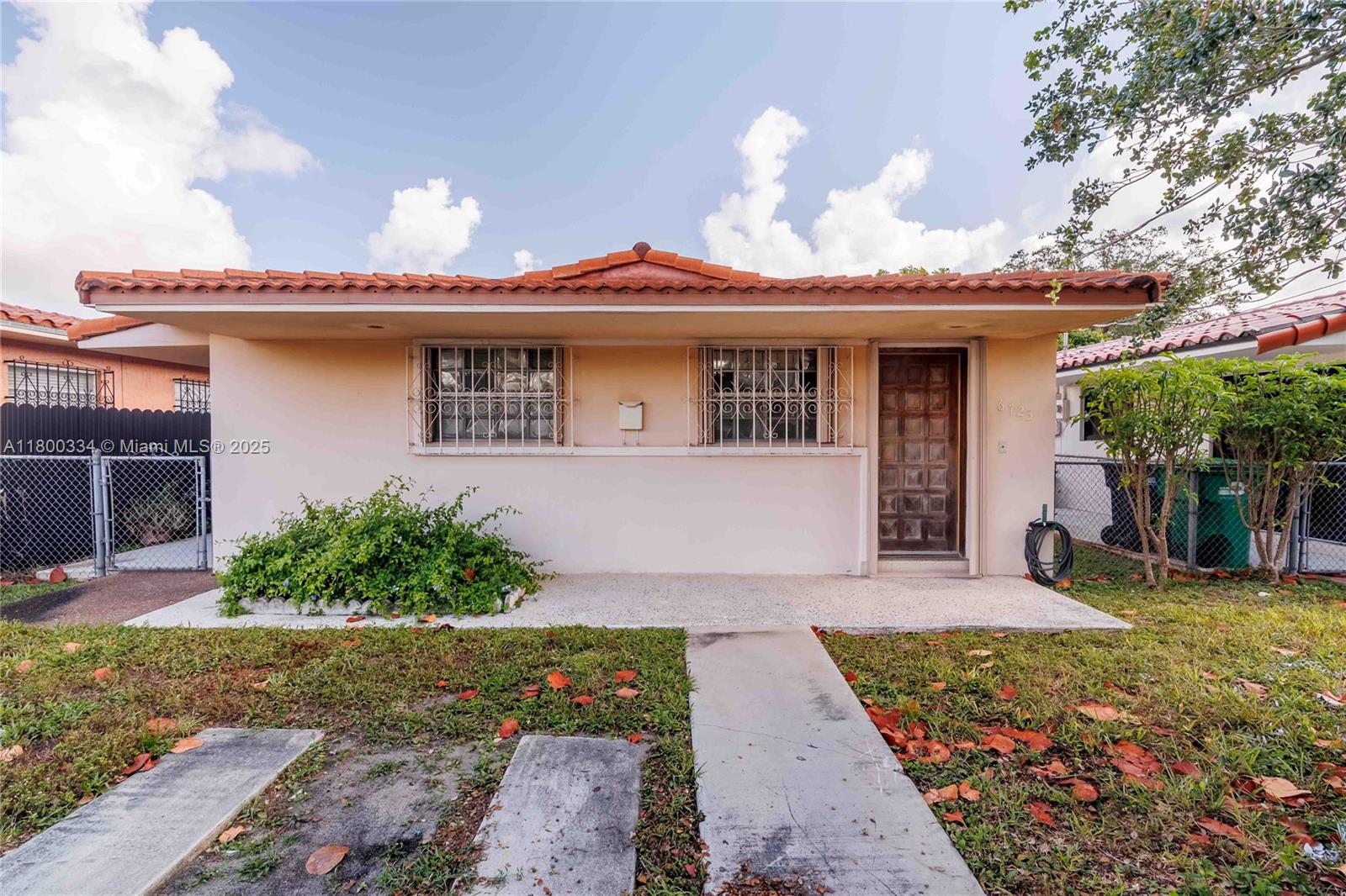 6723 SW 13th Ter, Miami FL 33144