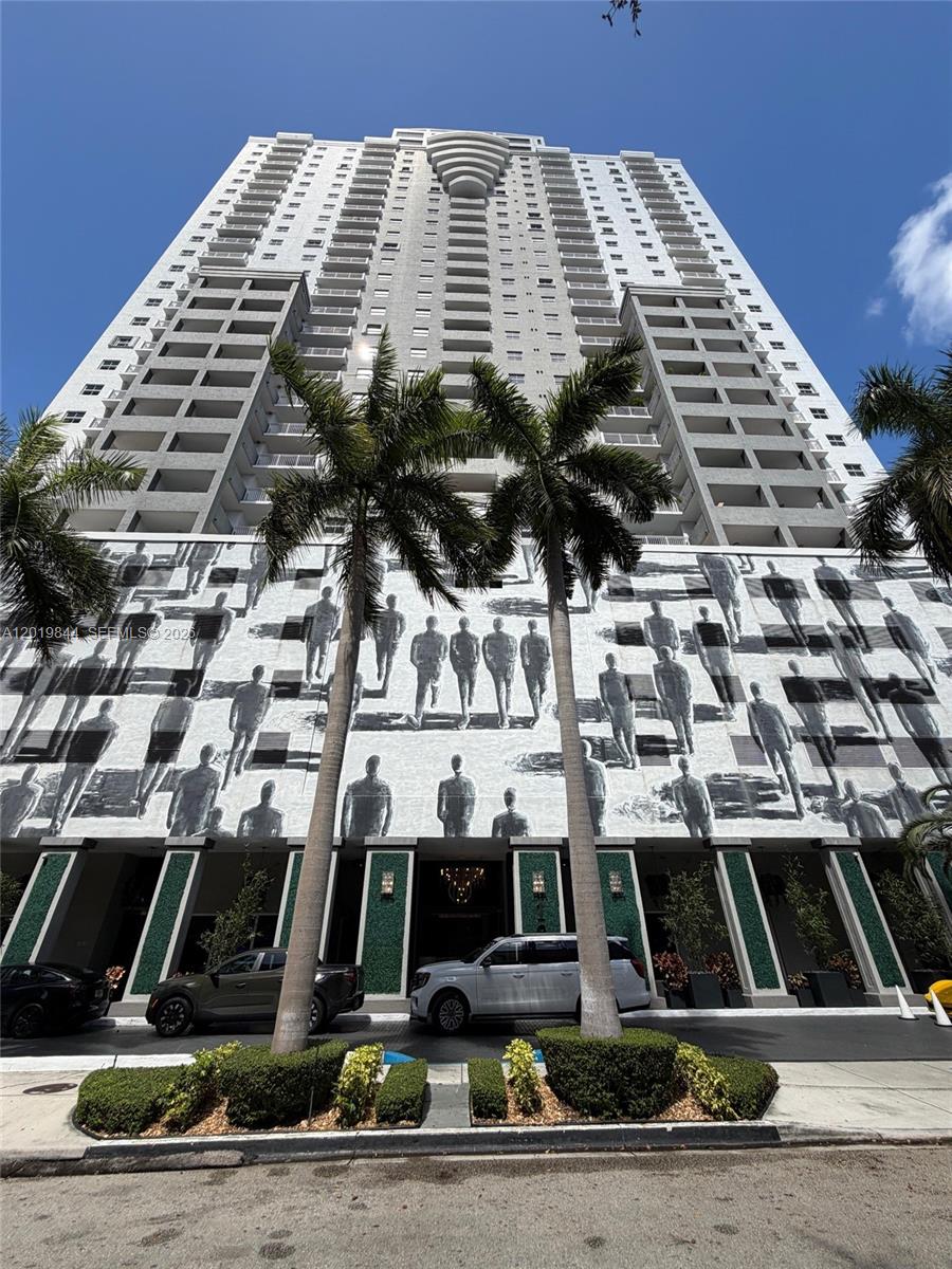 185 SE 14th Ter # 1105, Miami FL 33131