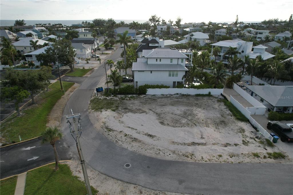 237 S HARBOR DRIVE, HOLMES BEACH, FL — photo 2 of 11