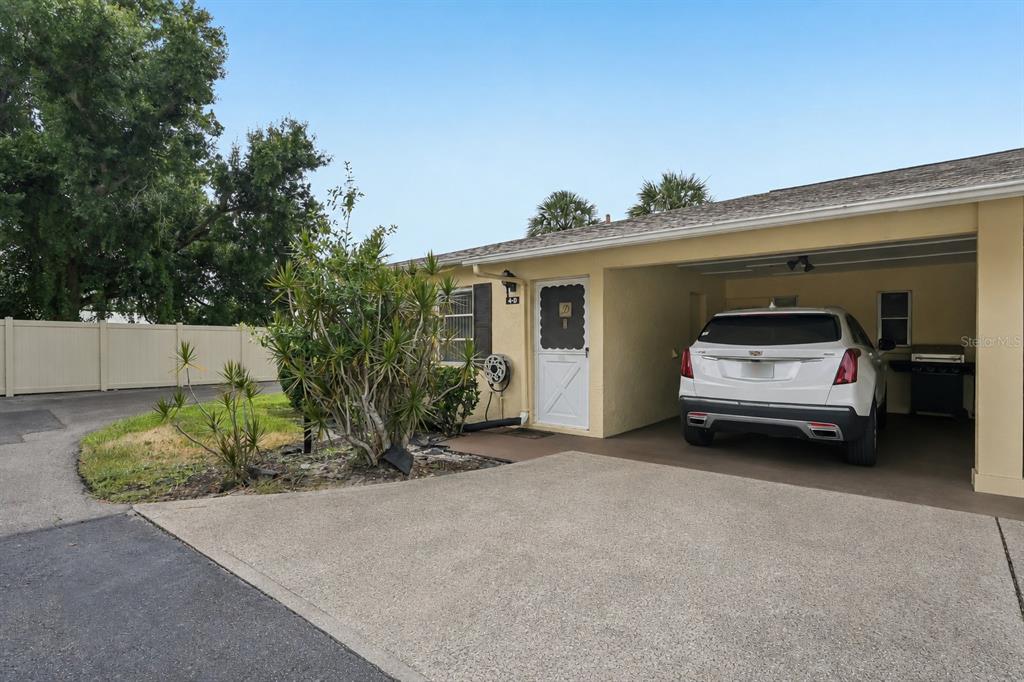 390 301 BOULEVARD W UNIT 4D