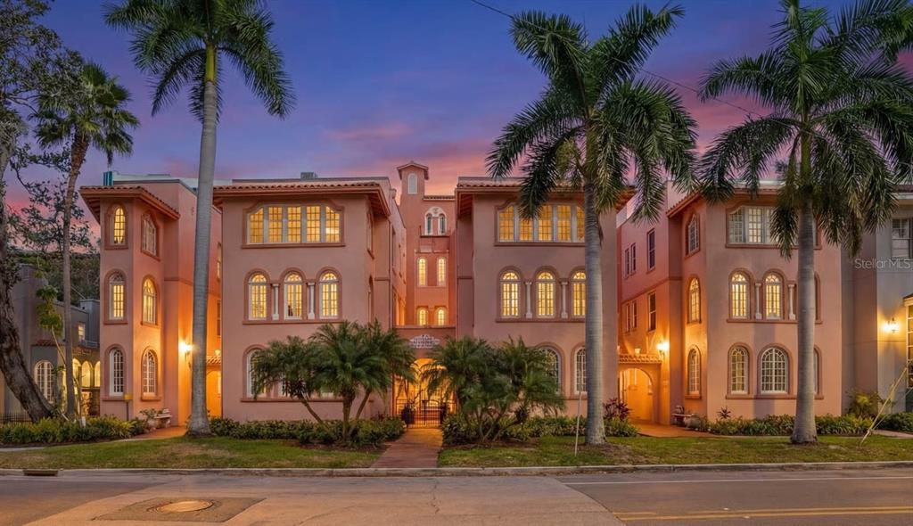 1221 N PALM AVENUE UNIT 106/107