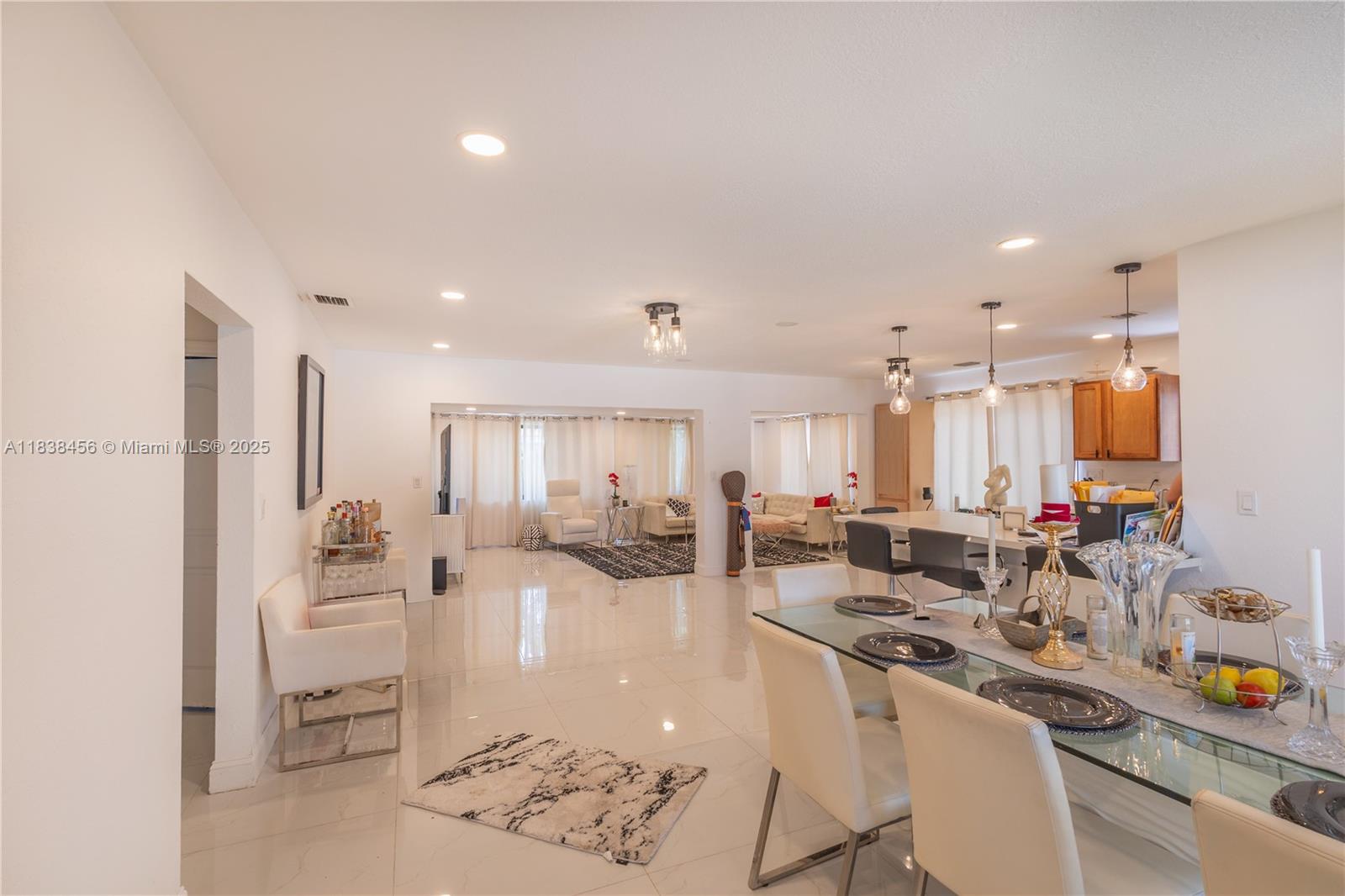 2841 NW 9th Ave, Wilton Manors FL 33311