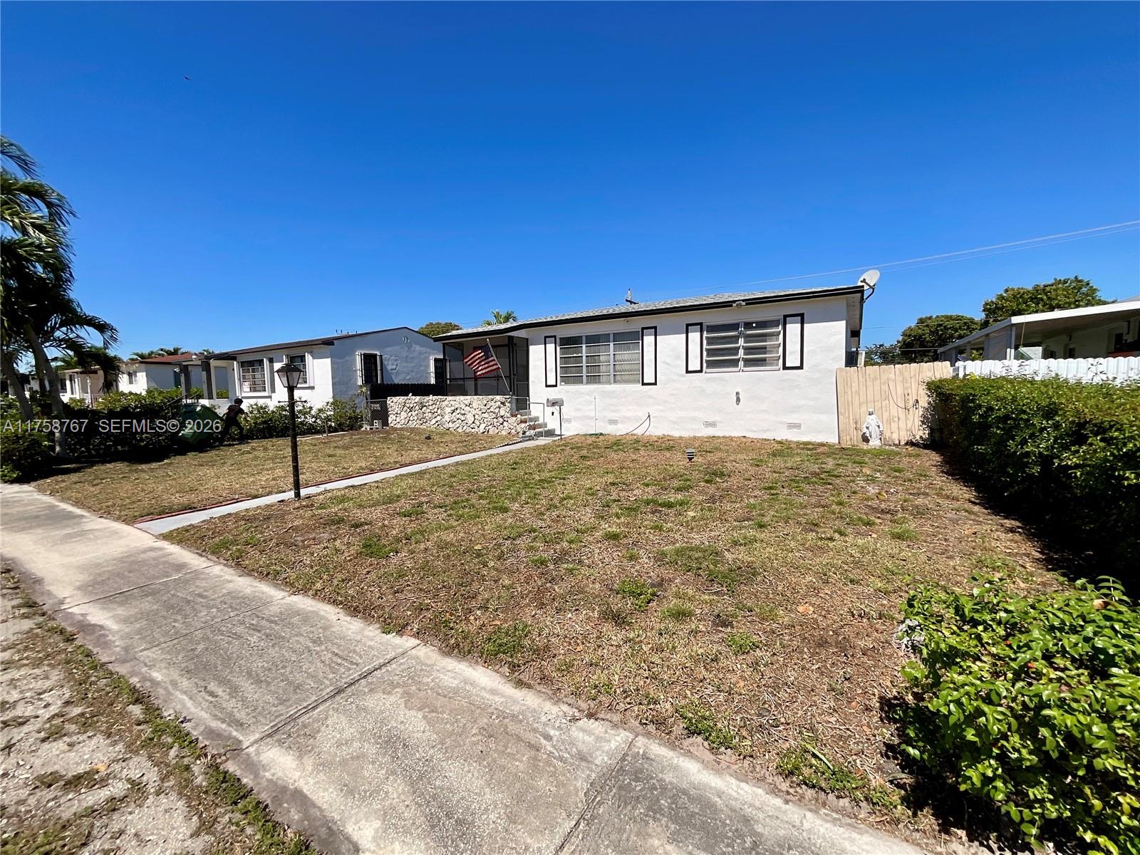 31 W 64th St, Hialeah FL 33012