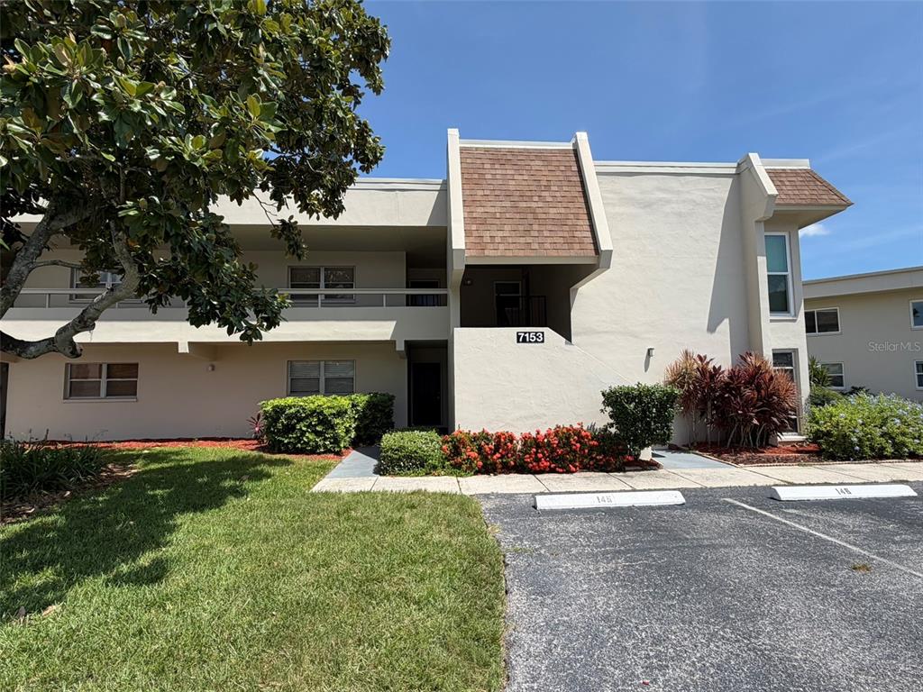 7153 W COUNTRY CLUB DR N UNIT 145