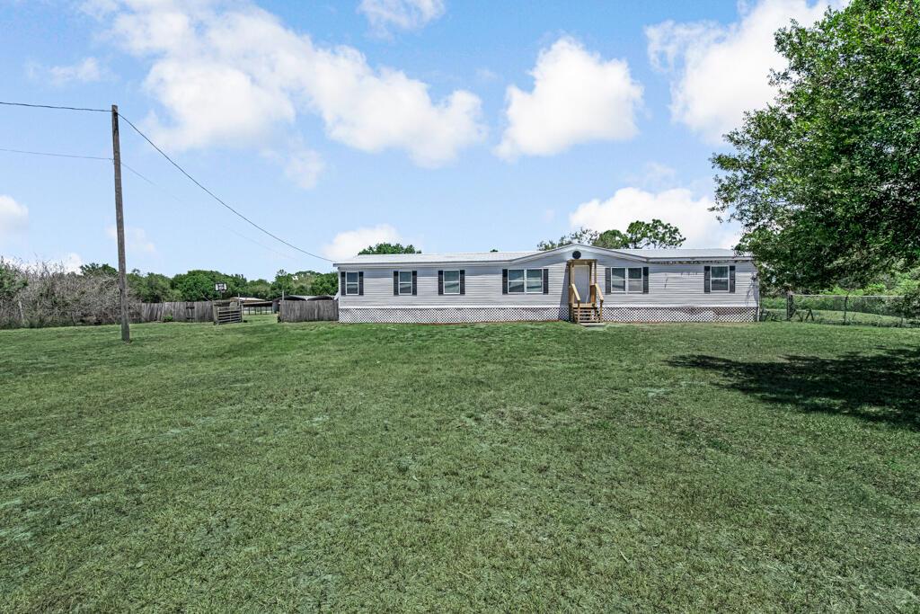 545 Bald Cypress Avenue, Clewiston FL 33440