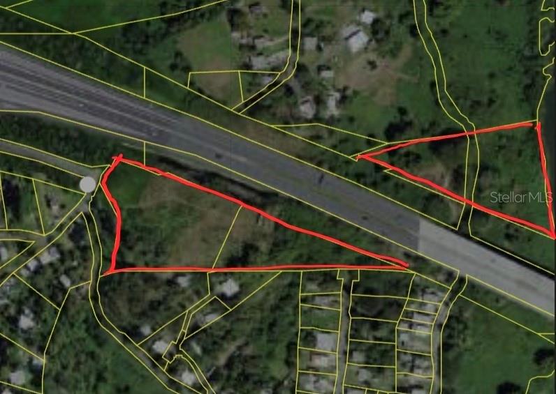 An aerial map shows a parcel of land outlined in red adjacent to a highway — BO MARTIN GONZALEZ CALLE CAMPECHE, CAROLINA, PR