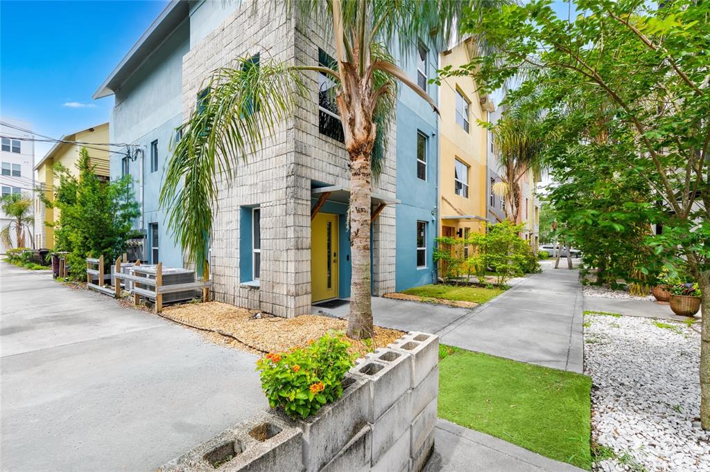 1607 WOODWARD STREET UNIT 11