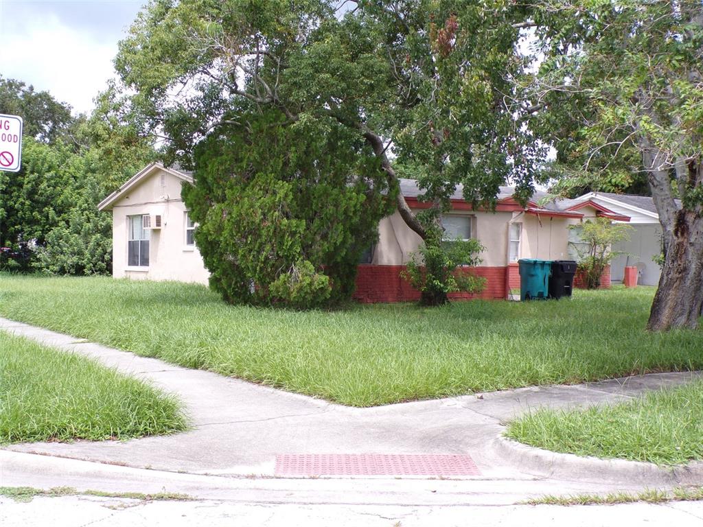 2226 FIESTA COURT