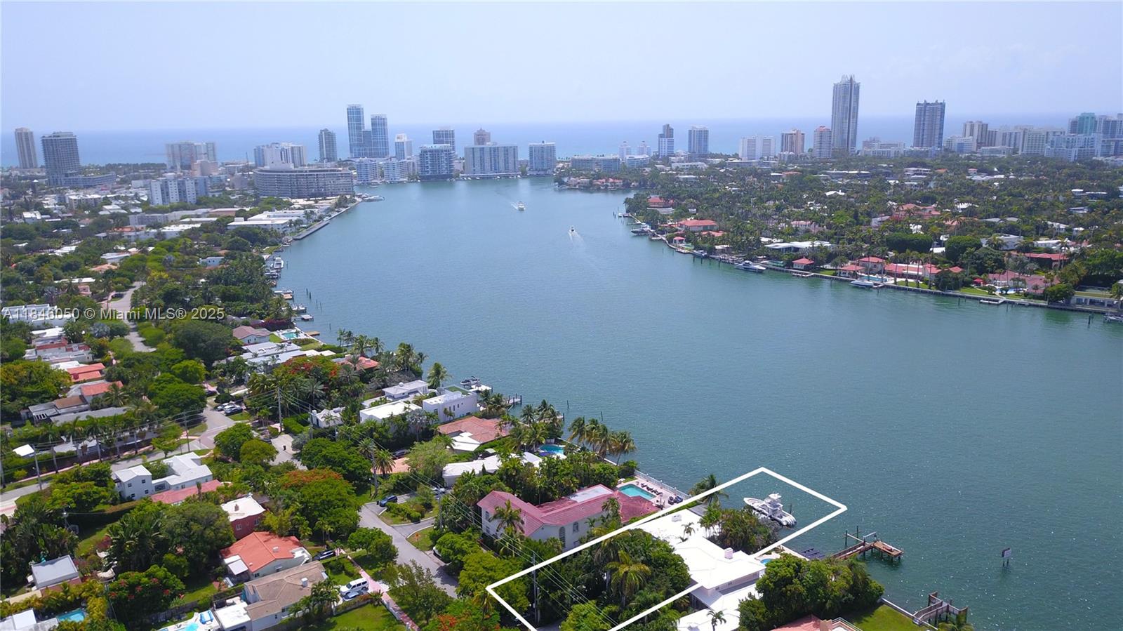 1560 Bay Dr, Miami Beach FL 33141
