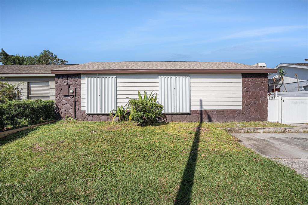 1207 MOHRLAKE DRIVE
