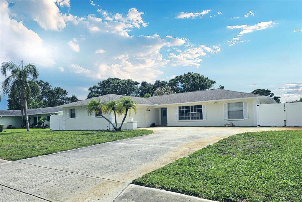 2004 40TH STREET W