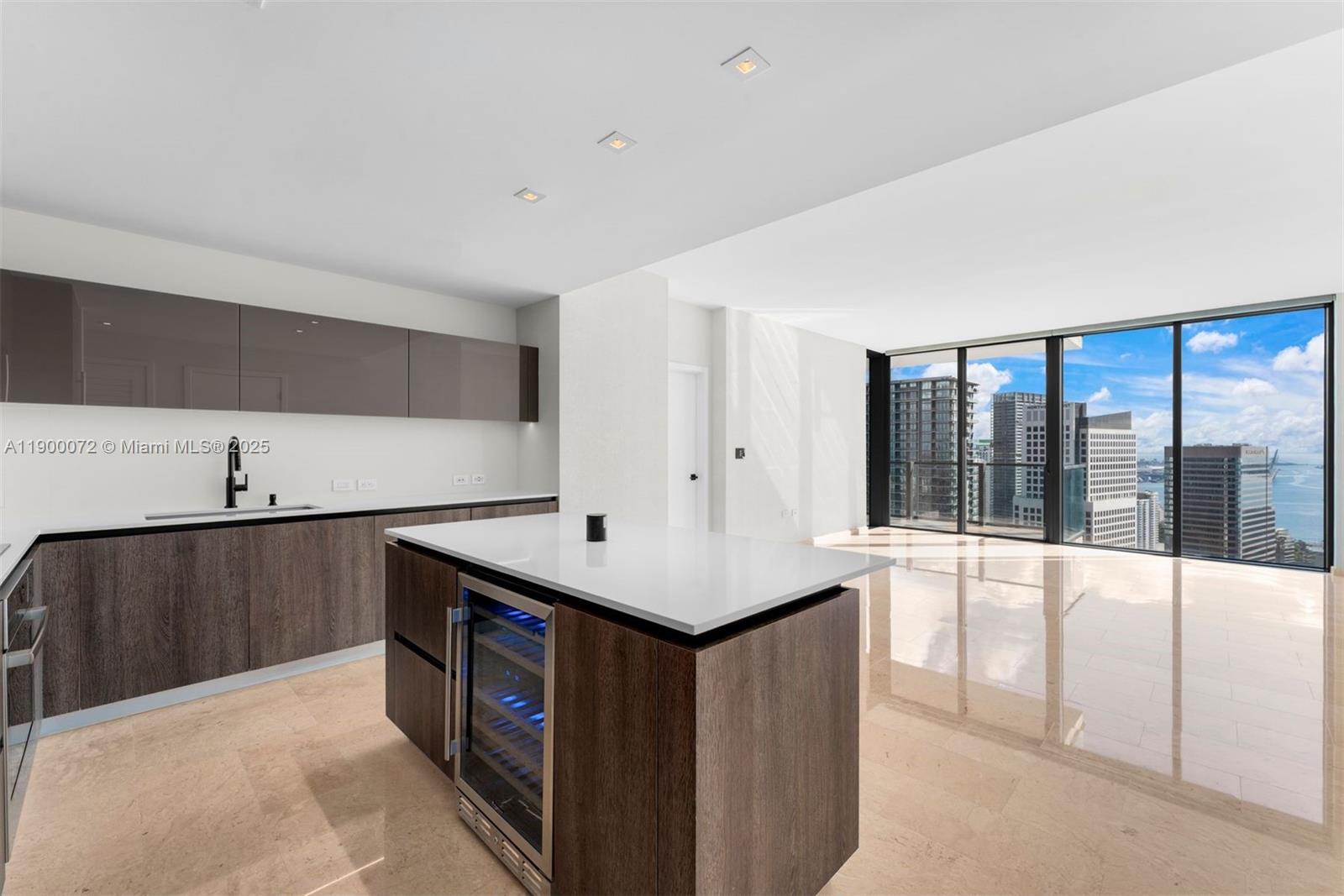 88 SW 7th St # 3907, Miami FL 33130
