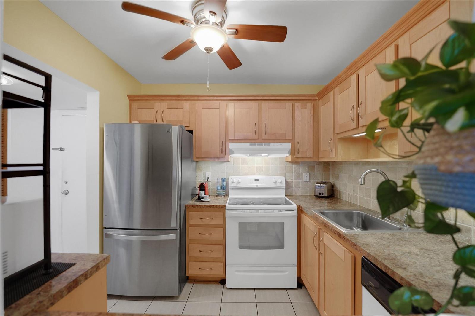 257 S Cypress Road # 401, Pompano Beach FL 33060