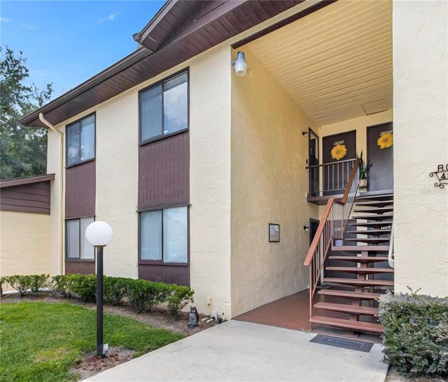 496 BAHIA CIRCLE UNIT B