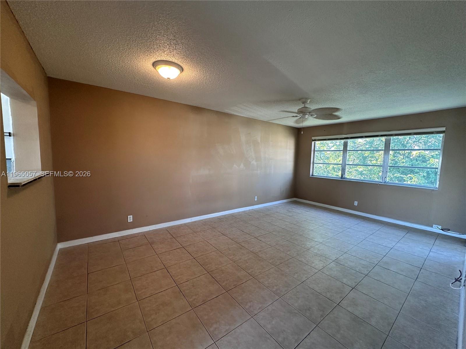 2223 Park Ln # 304, Hollywood FL 33021