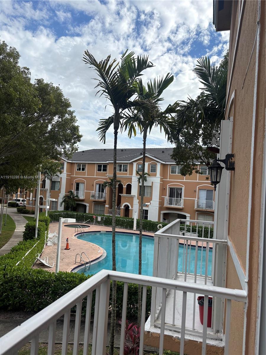 17710 NW 73rd Ave # 20, Hialeah FL 33015