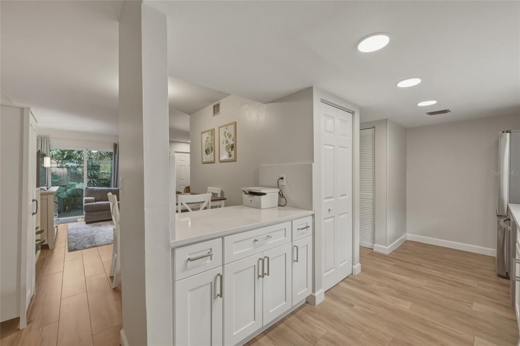7912 CEDAR DRIVE UNIT 7912, TEMPLE TERRACE, FL — photo 5 of 28