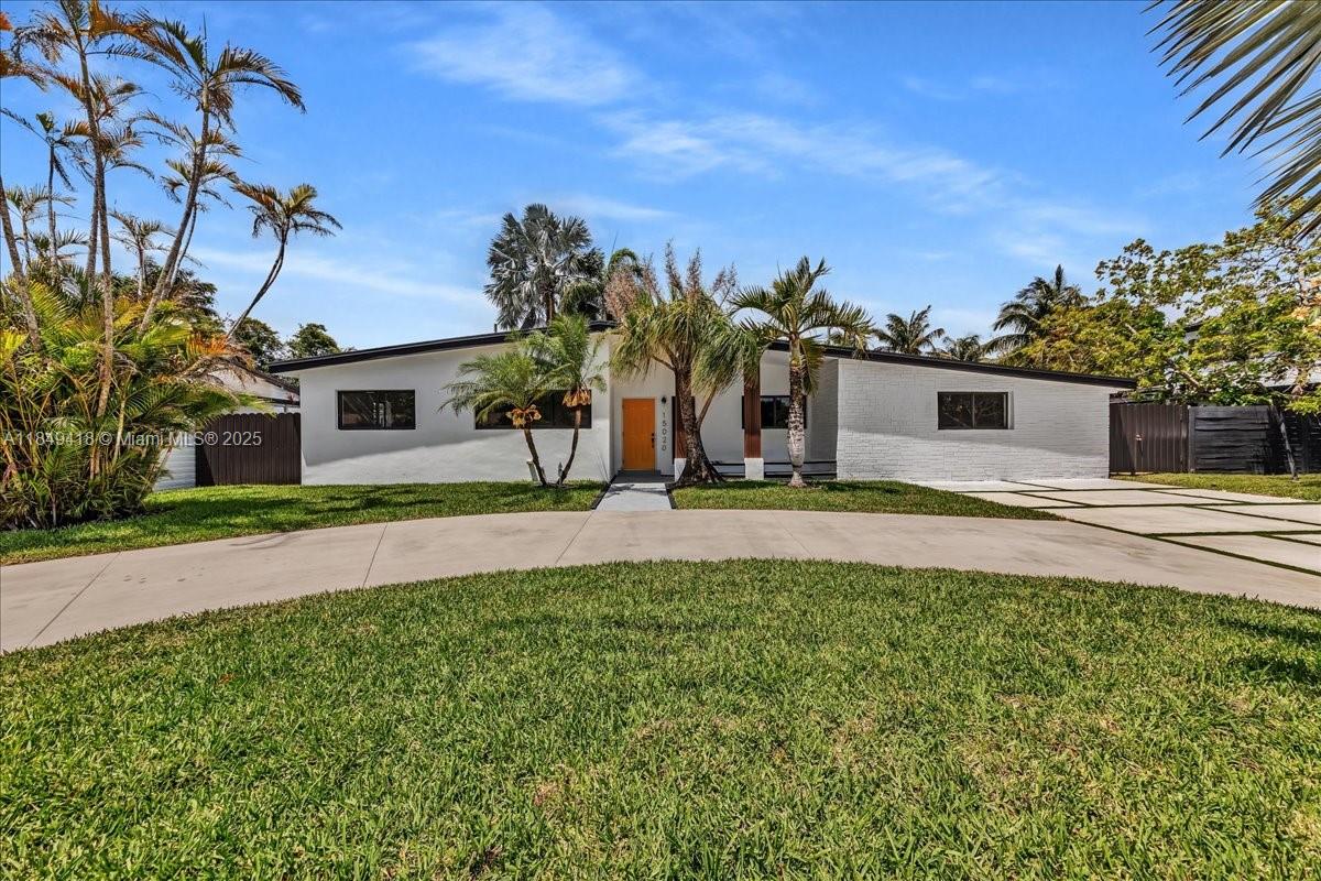 15020 NE 7th Ave, Miami FL 33161
