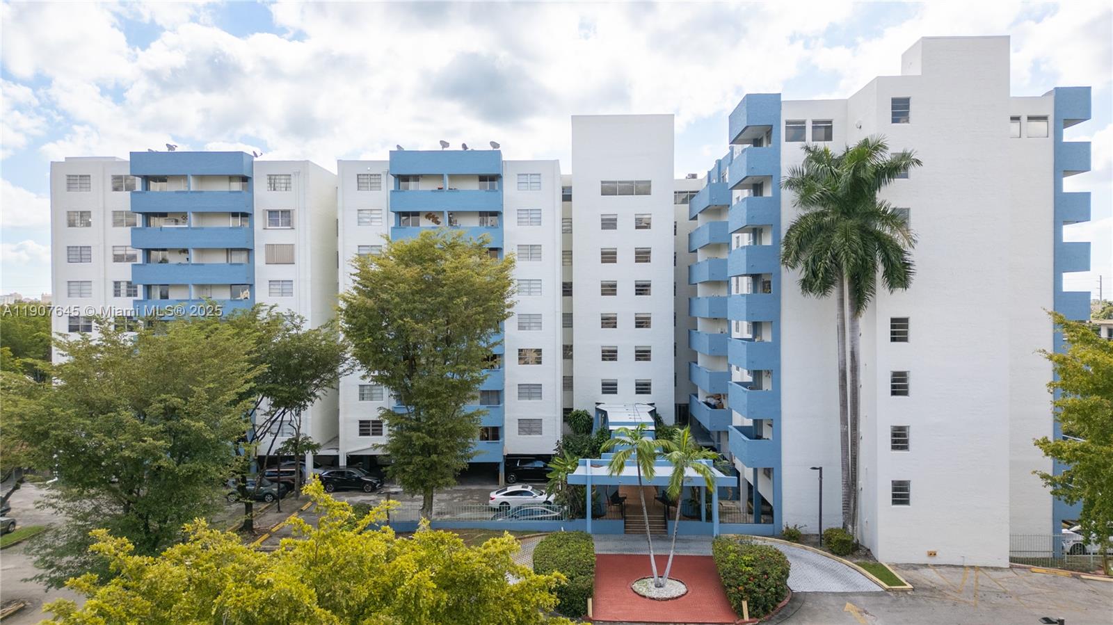 5050 NW 7th St # 309, Miami FL 33126