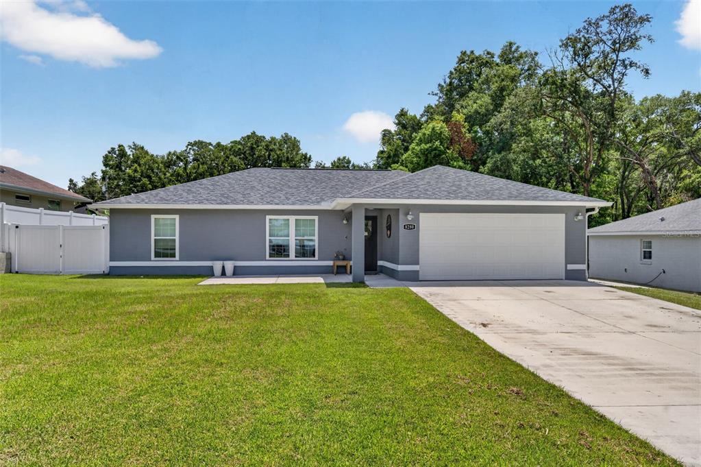 8280 SE 161ST PLACE, SUMMERFIELD, FL — photo 2 of 30