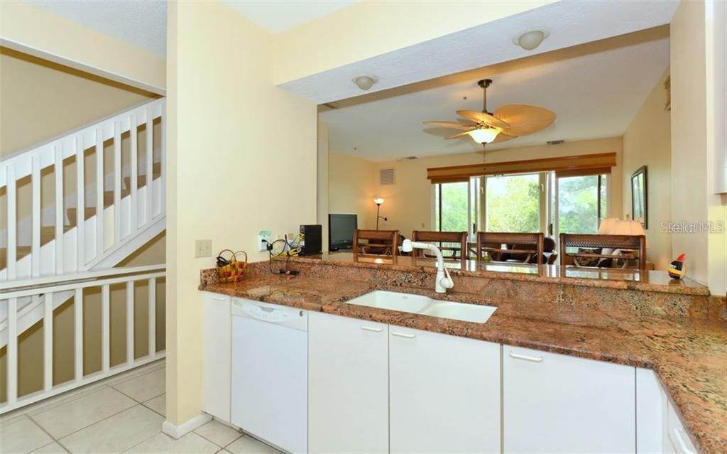 655 CEDARS COURT UNIT 655, LONGBOAT KEY, FL — photo 5 of 22