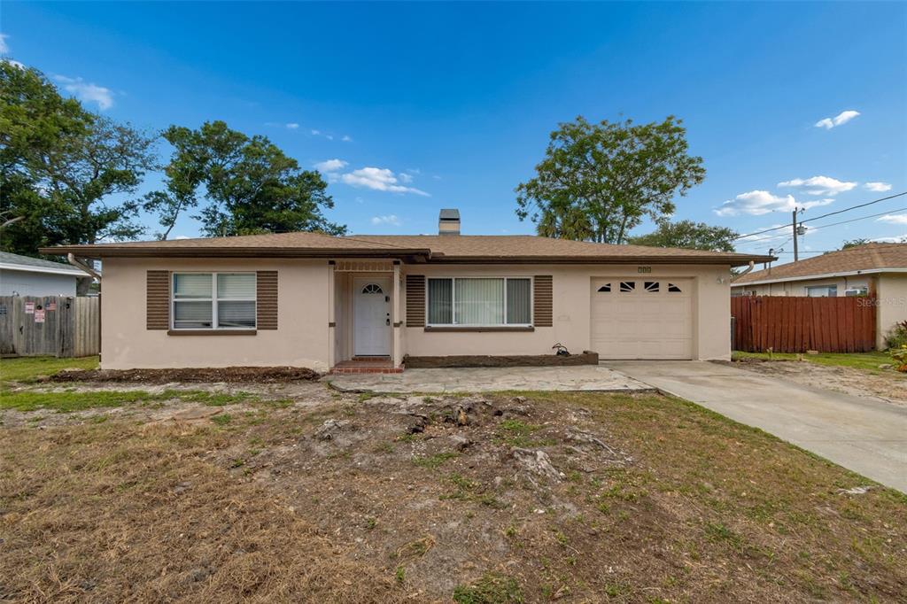 704 BROOKSIDE DRIVE, CLEARWATER, FL — photo 2 of 30
