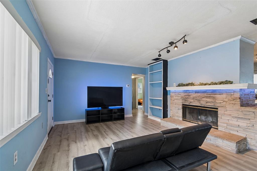 704 BROOKSIDE DRIVE, CLEARWATER, FL — photo 5 of 30