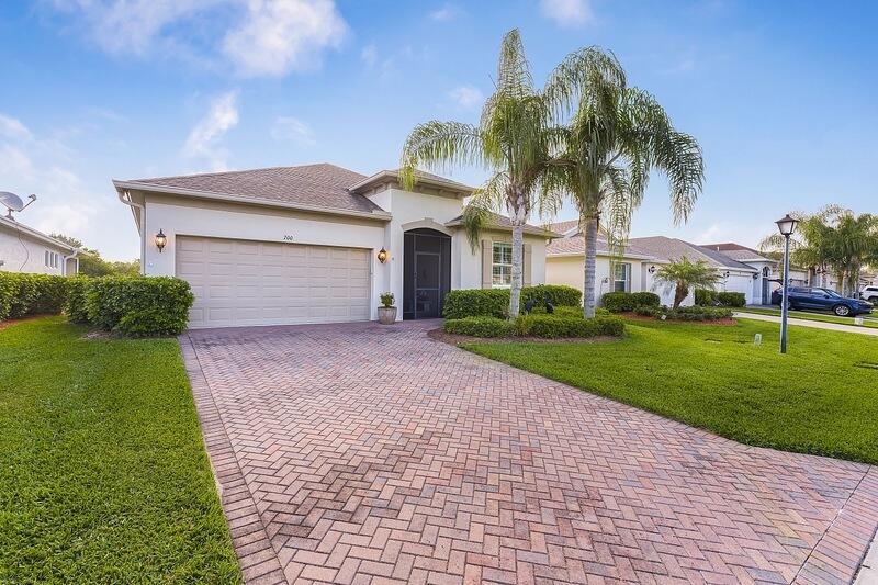 VERO BEACH, FL — photo 4 of 30