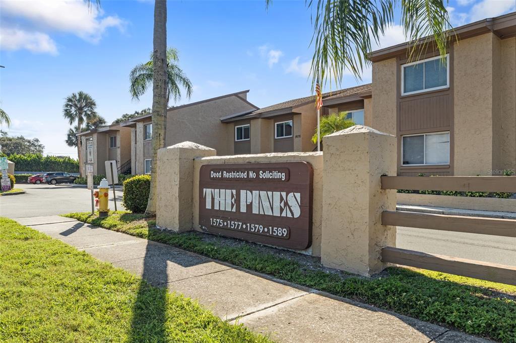 1575 GREENLEA DRIVE UNIT 6