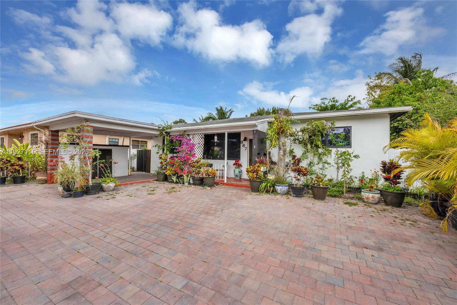 887 NE 145th St, North Miami FL 33161