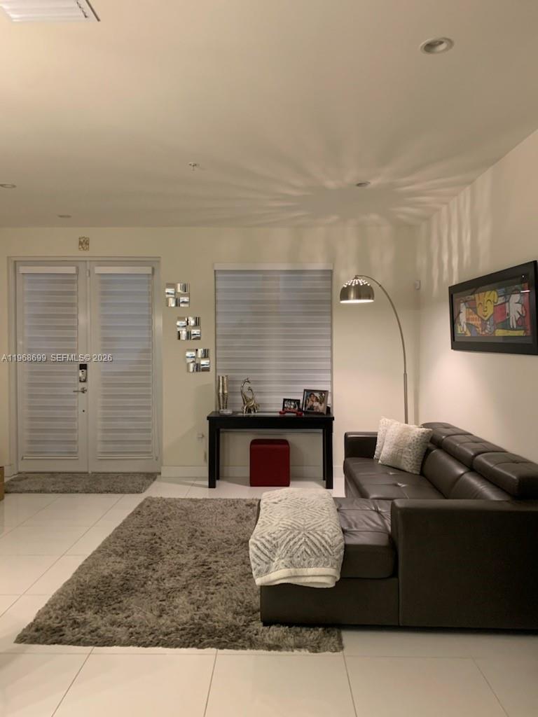 DORAL, FL — photo 4 of 5