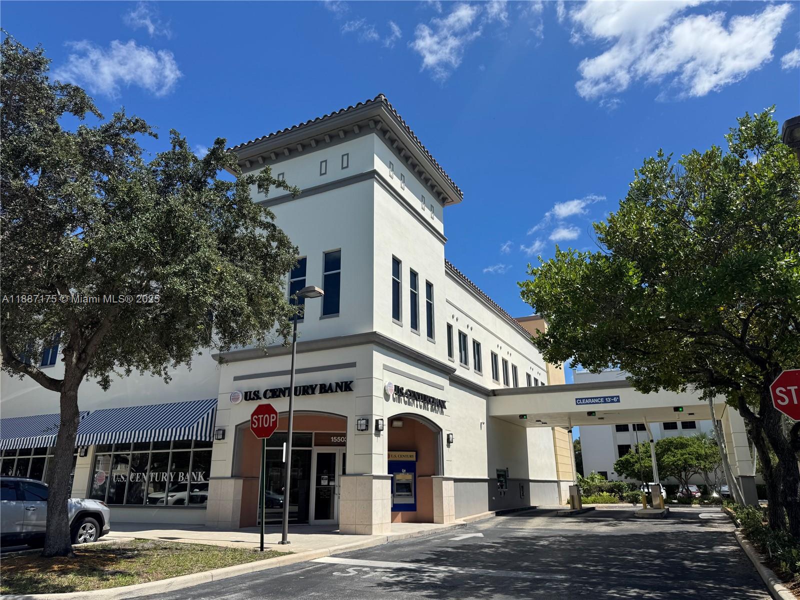 MIAMI LAKES, FL — photo 2 of 4